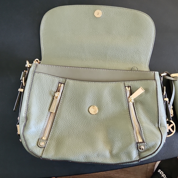 Micheal Kors shoulder bag with wallet - Picture 2 of 6